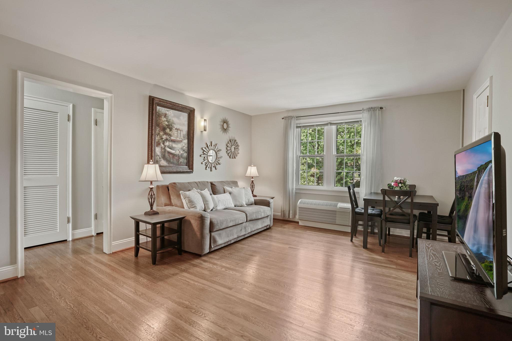 209 East Glebe Road, Unit C Alexandria, VA 22305 - Photo 6 of 23
