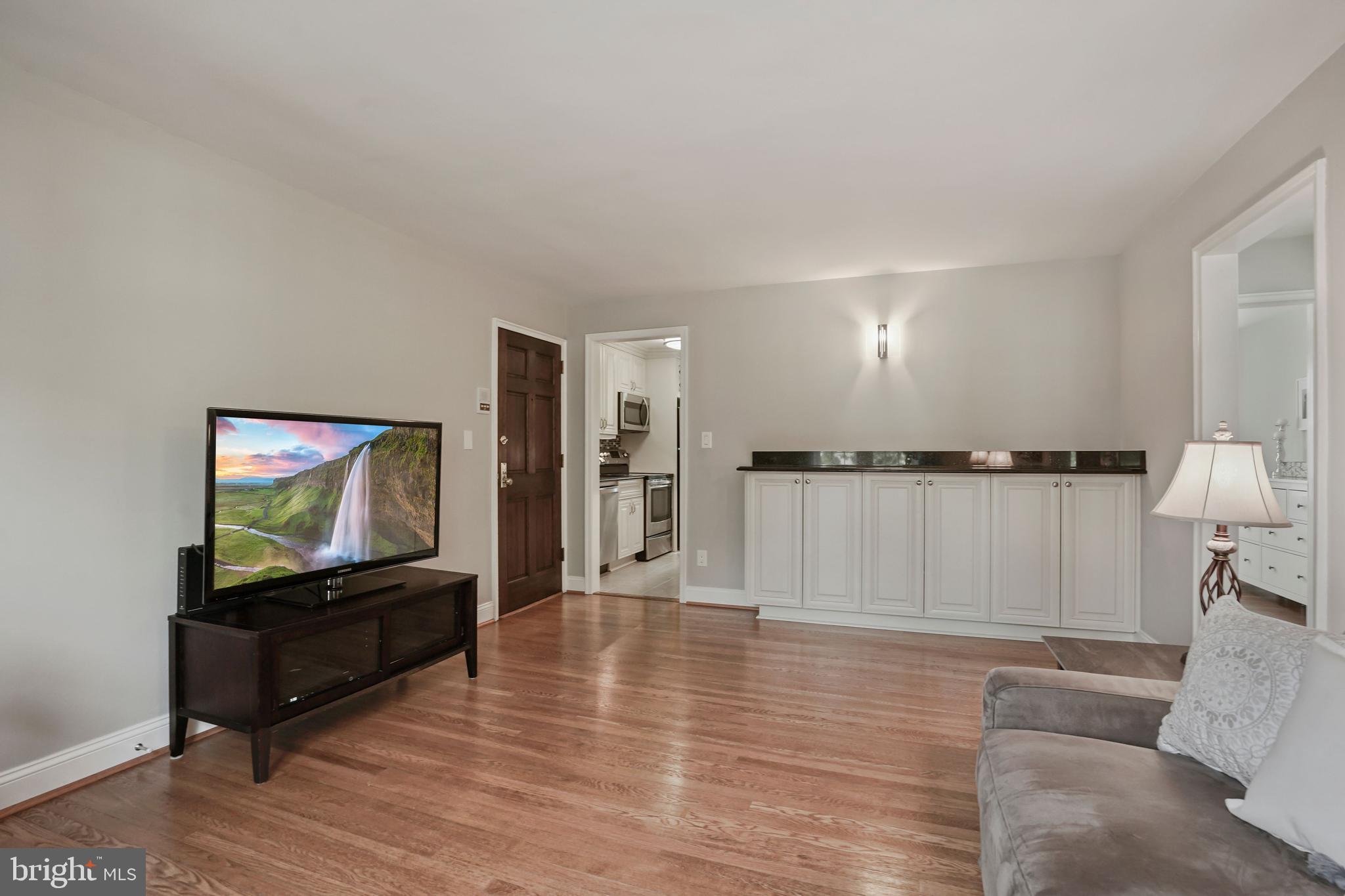 209 East Glebe Road, Unit C Alexandria, VA 22305 - Photo 8 of 23