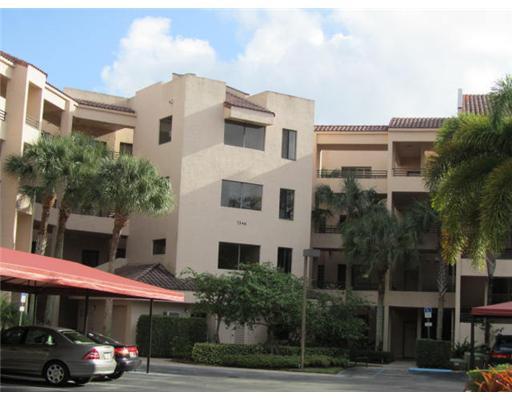 7546 La Paz Boulevard, Unit 206 Boca Raton, FL 33433 - Photo 1 of 10 Primary Photo