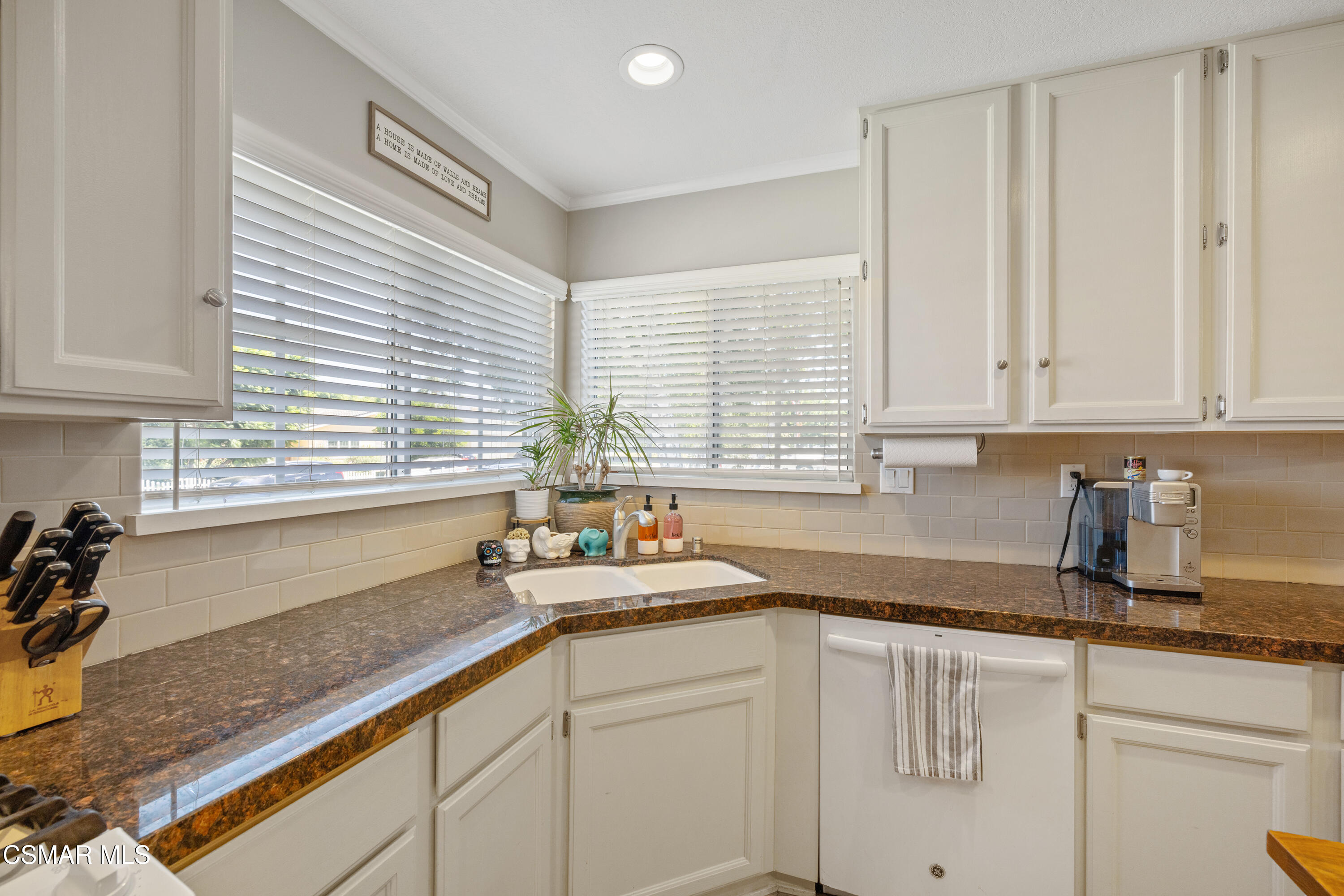 4536 Alpine Street Simi Valley, CA 93063 - Photo 11 of 25 Alpine12