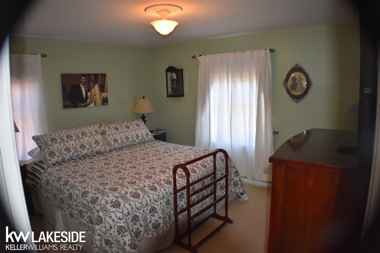 71 Vernier Road Grosse Pointe, MI 48236 - Photo 20 of 33 31383879-19.JPG