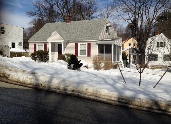 162 Beaconsfield Road Worcester, MA 01602 - Photo 1 of 7 a view of multiple house