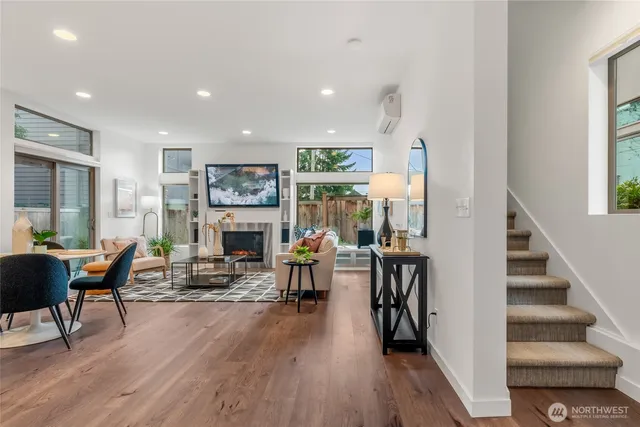 $839,950 | 730 25th Avenue South, Seattle, WA 98144