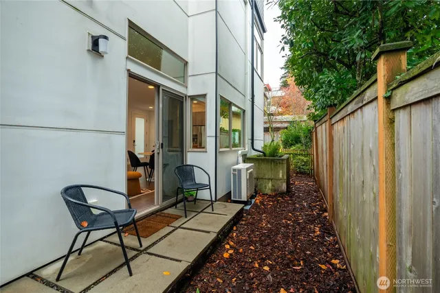 $839,950 | 730 25th Avenue South, Seattle, WA 98144