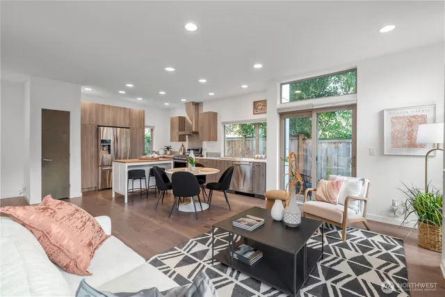 $839,950 | 730 25th Avenue South, Seattle, WA 98144