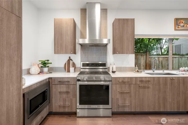 $839,950 | 730 25th Avenue South, Seattle, WA 98144