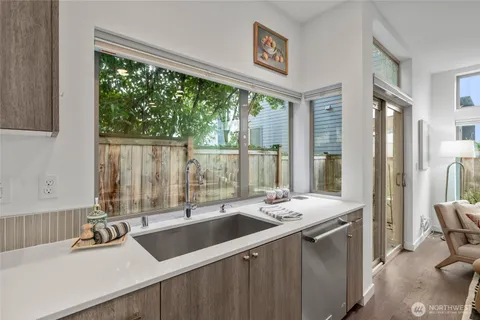 $839,950 | 730 25th Avenue South, Seattle, WA 98144