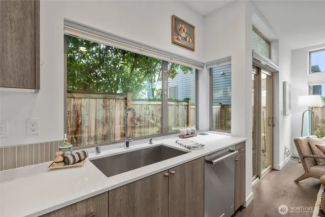 $839,950 | 730 25th Avenue South, Seattle, WA 98144