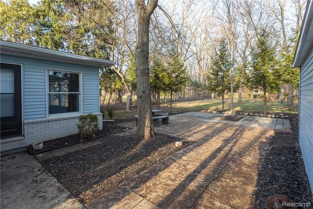 16986 Merriman Road Livonia, MI 48154 - Photo 28 of 32 244A6718.jpg