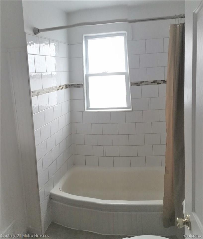 3538 Davison Road Lapeer, MI 48446 - Photo 25 of 28 20171028_115653_1509384427249.jpg