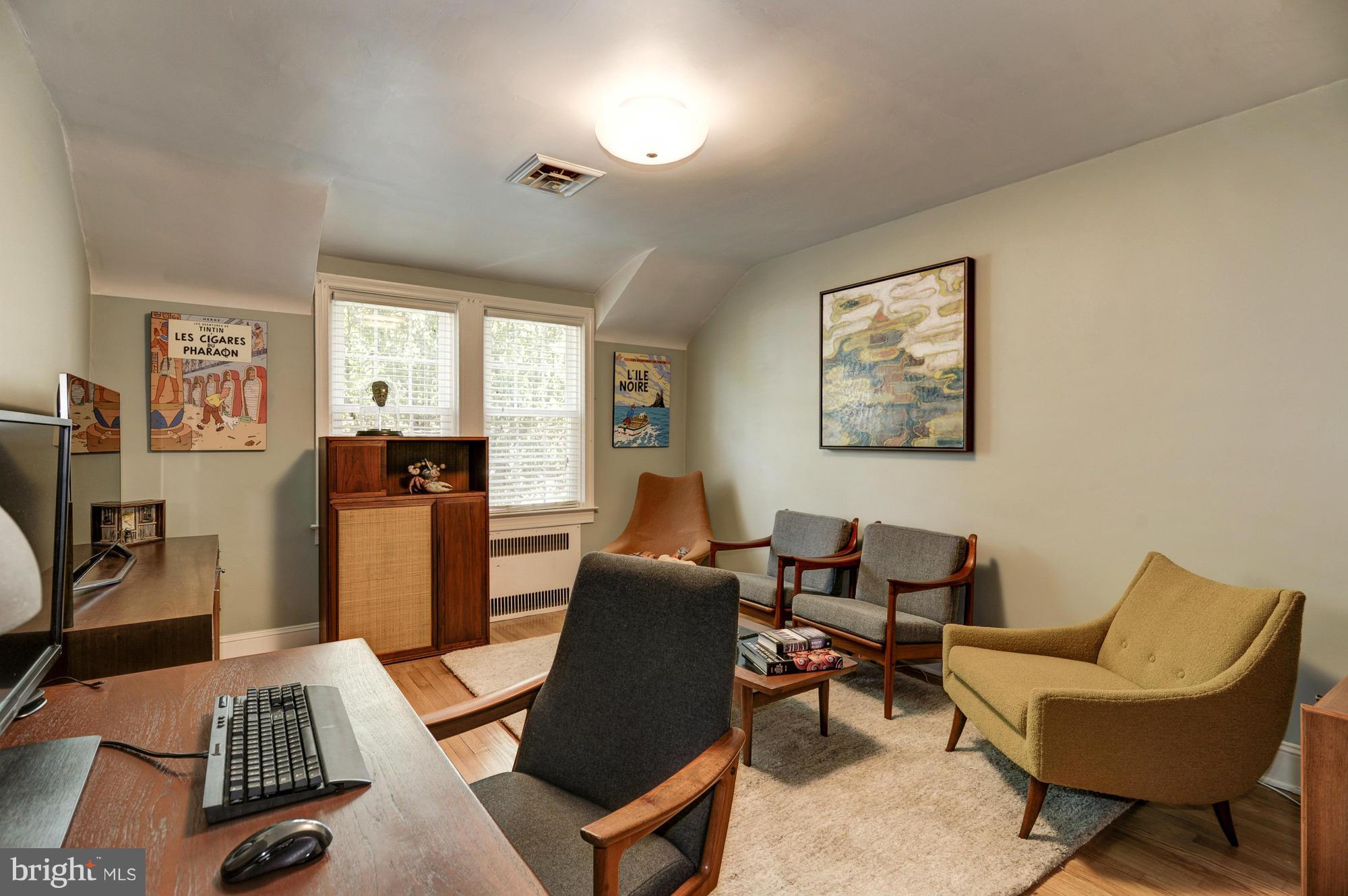 410 Hopkins Road Baltimore, MD 21212 - Photo 21 of 30 a living room with furniture rug and window