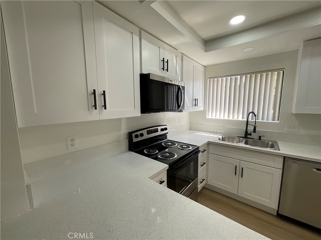 470 South Ranch View Circle, Unit 46 Anaheim Hills, CA 92807 - Photo 10 of 32