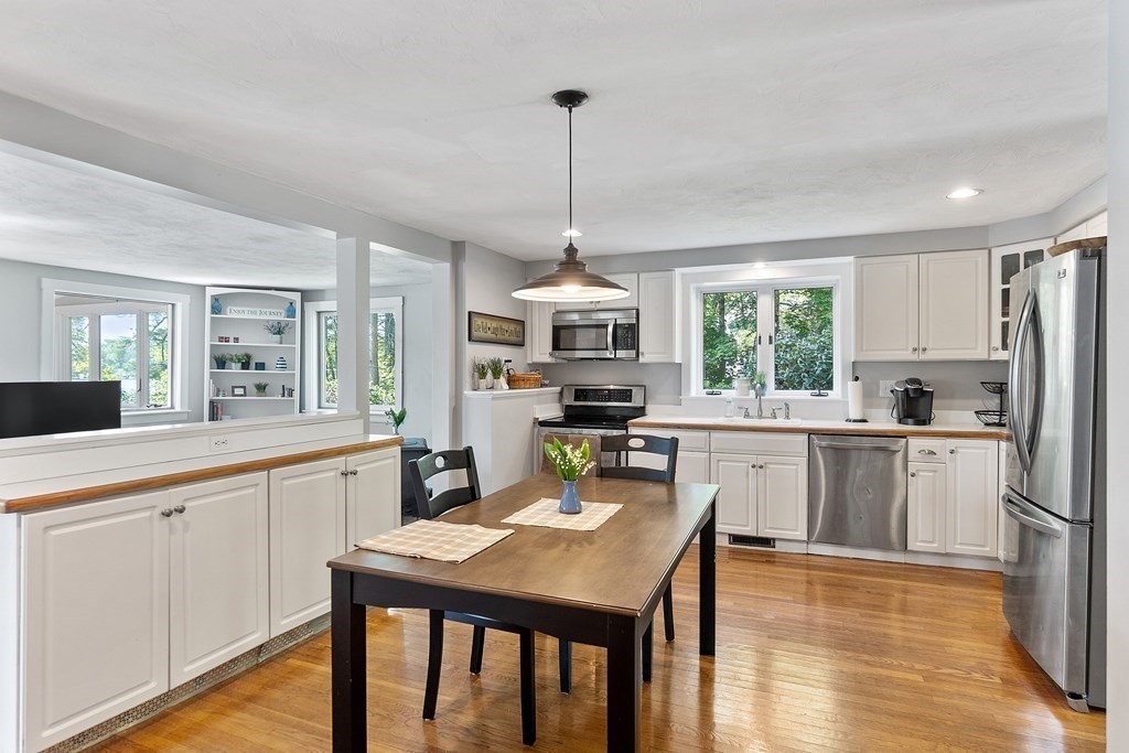 73 Kingland Road Stow, MA 01775 - Photo 5 of 39