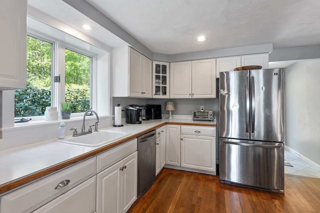 73 Kingland Road Stow, MA 01775 - Photo 6 of 39