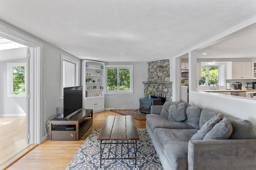 73 Kingland Road Stow, MA 01775 - Photo 8 of 39