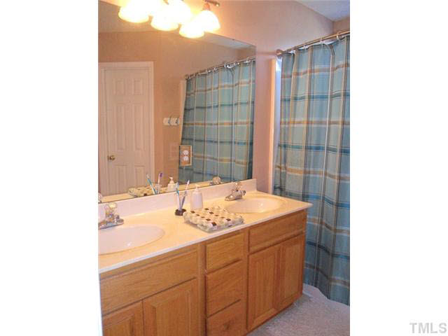 1035 Dual Parks Road Apex, NC 27502 - Photo 10 of 17 Gallery Image 10