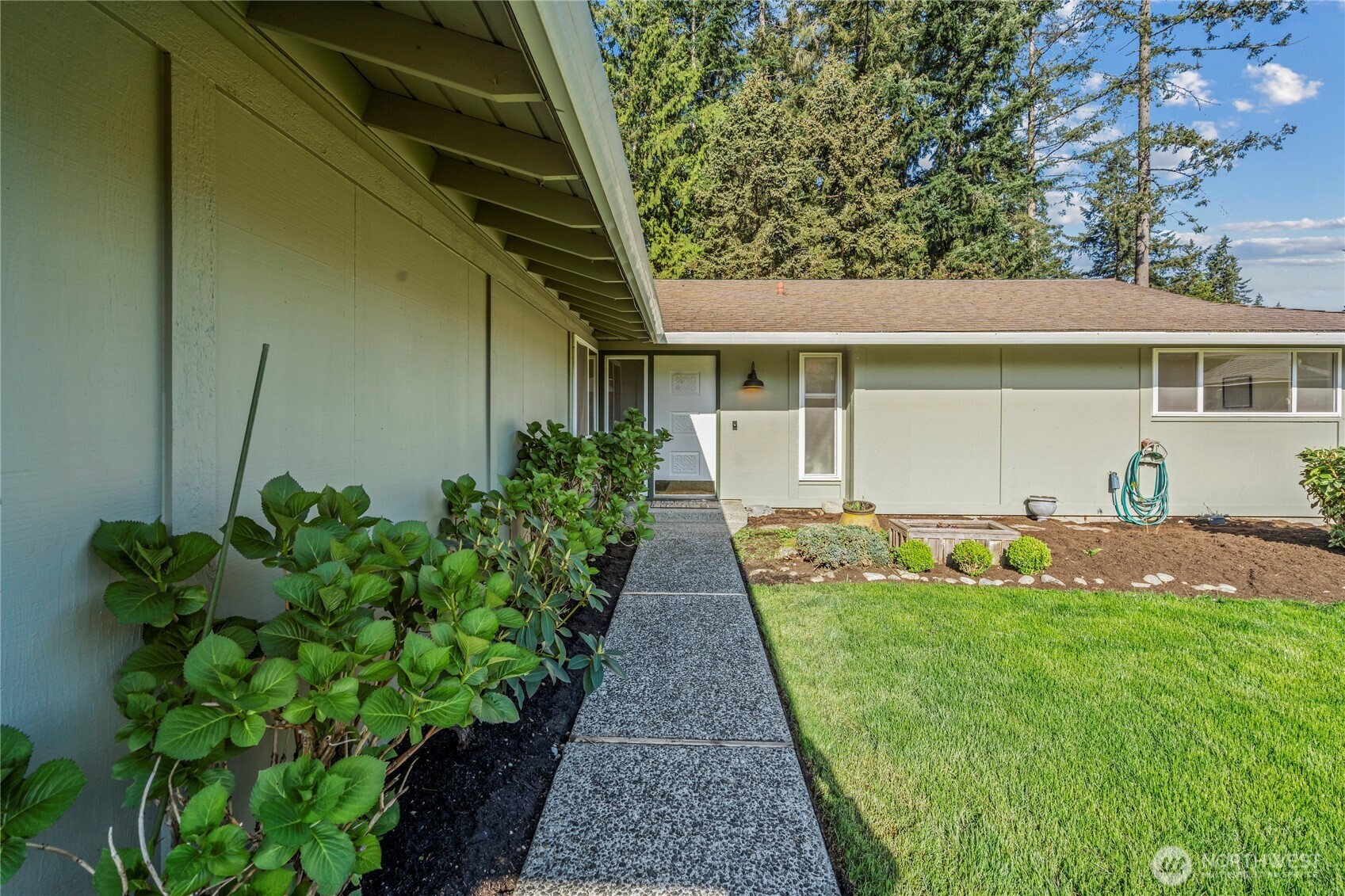 14603 165th Avenue Southeast Renton, WA 98059 - Photo 3 of 33 Gallery Image 3