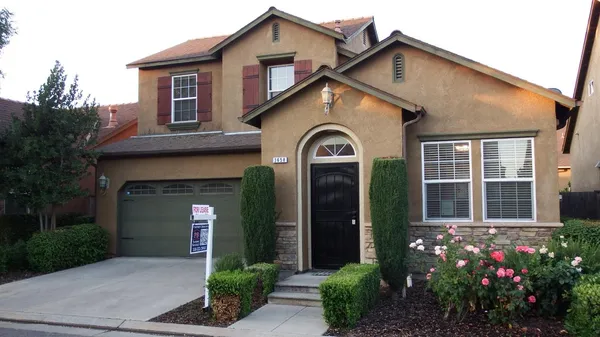 $2,750 | 3658 Vermont Lane, Clovis, CA 93619