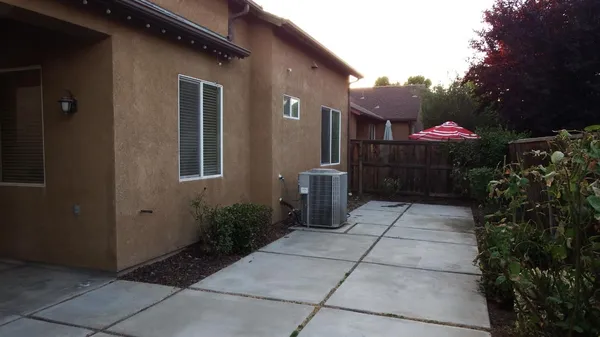 $2,750 | 3658 Vermont Lane, Clovis, CA 93619