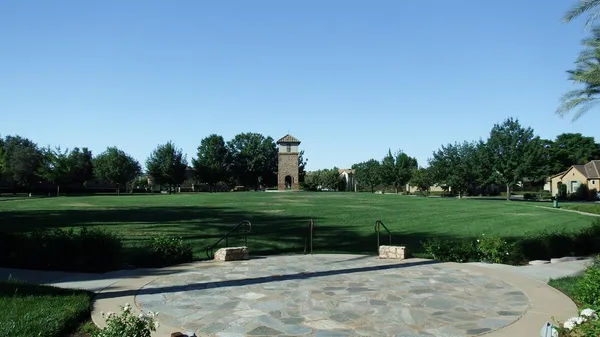 $2,750 | 3658 Vermont Lane, Clovis, CA 93619