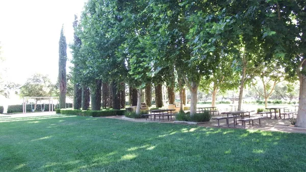 $2,750 | 3658 Vermont Lane, Clovis, CA 93619