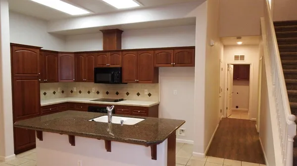 $2,750 | 3658 Vermont Lane, Clovis, CA 93619