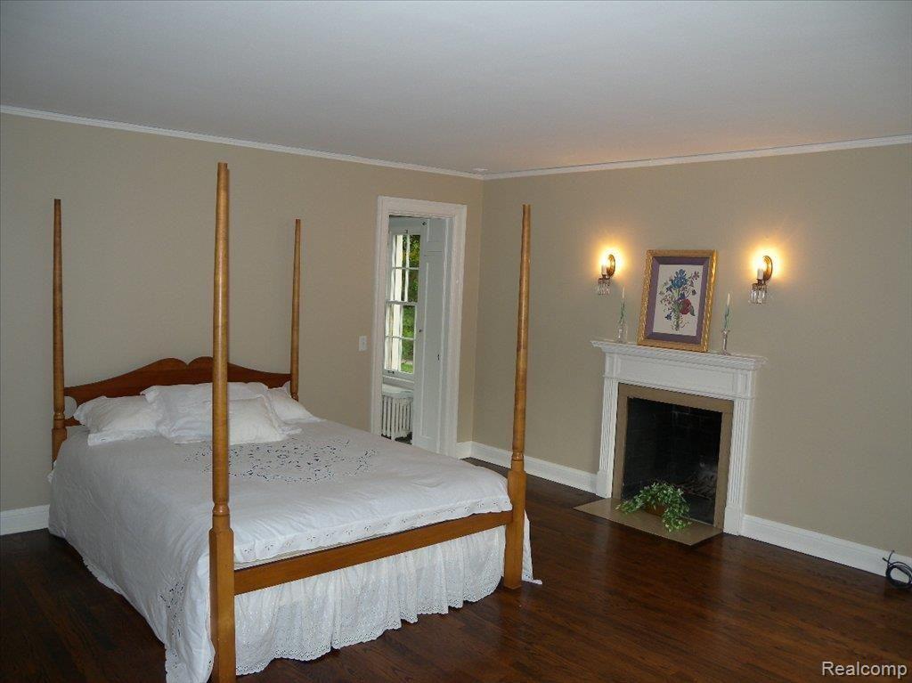 368 Washington Road Grosse Pointe, MI 48230 - Photo 8 of 12 Master Bedroom