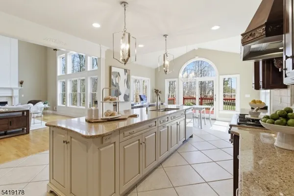 $1,395,000 | 4 Michele Cross, Flemington, NJ 08822