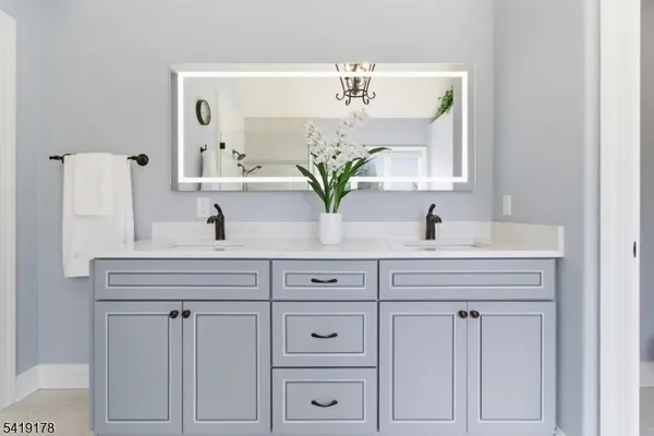 $1,395,000 | 4 Michele Cross, Flemington, NJ 08822