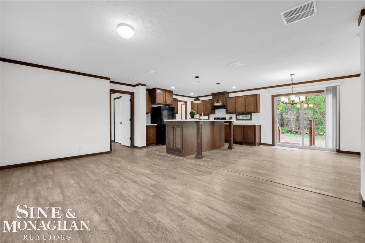 2060 Washington Street Algonac, MI 48001 - Photo 8 of 37