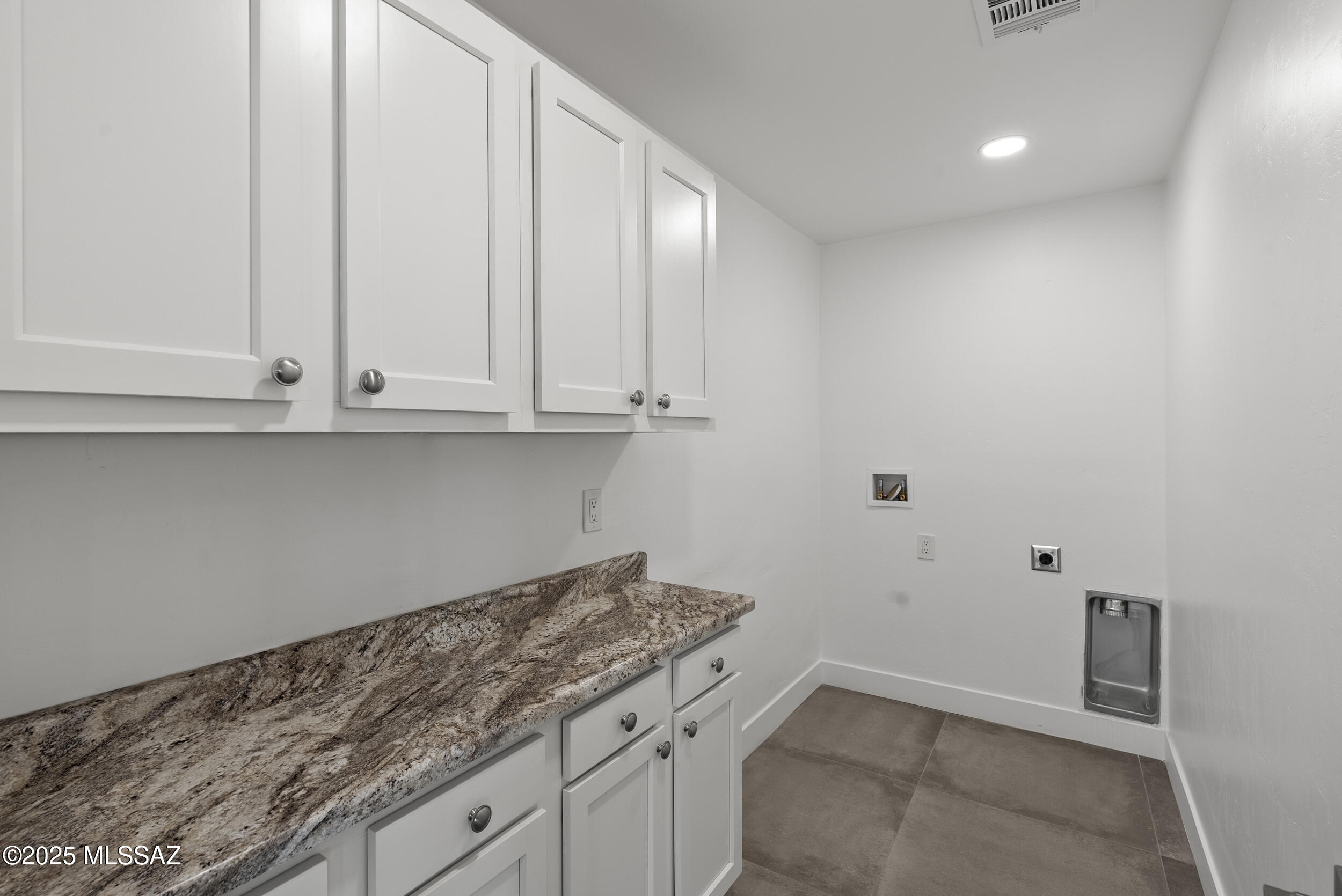 5240 East River House Road Tucson, AZ 85718 - Photo 26 of 49 Laundry