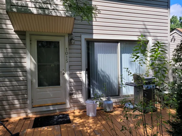 $2,300 | 1015 Casa Drive, Schaumburg, IL 60173