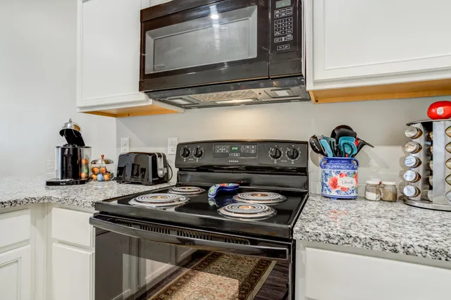 $349,900 | 2109 Avenue J, Lubbock, TX 79411