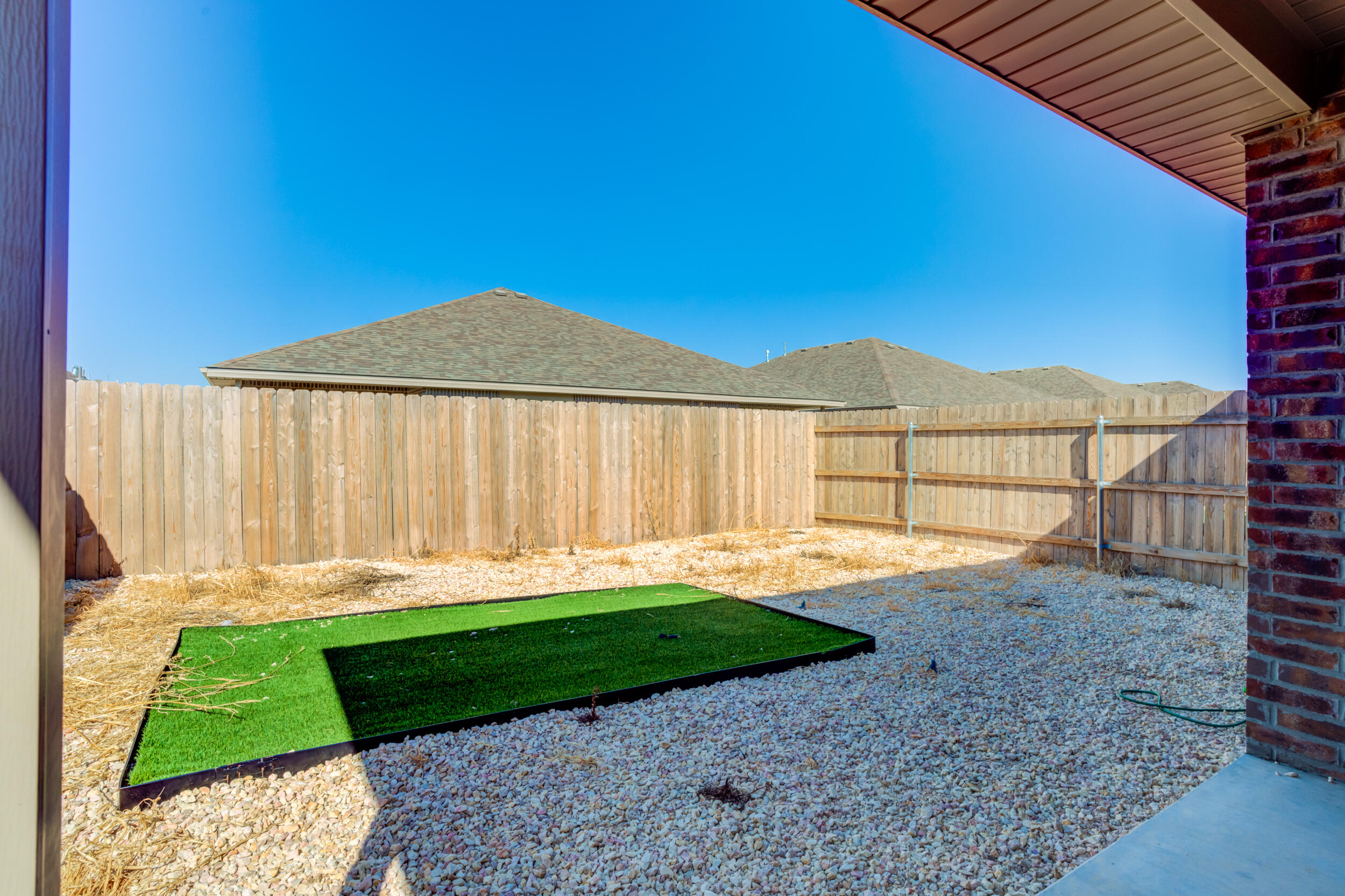 2109 Avenue J Lubbock, TX 79411 - Photo 4 of 26 DSC00578_79_80