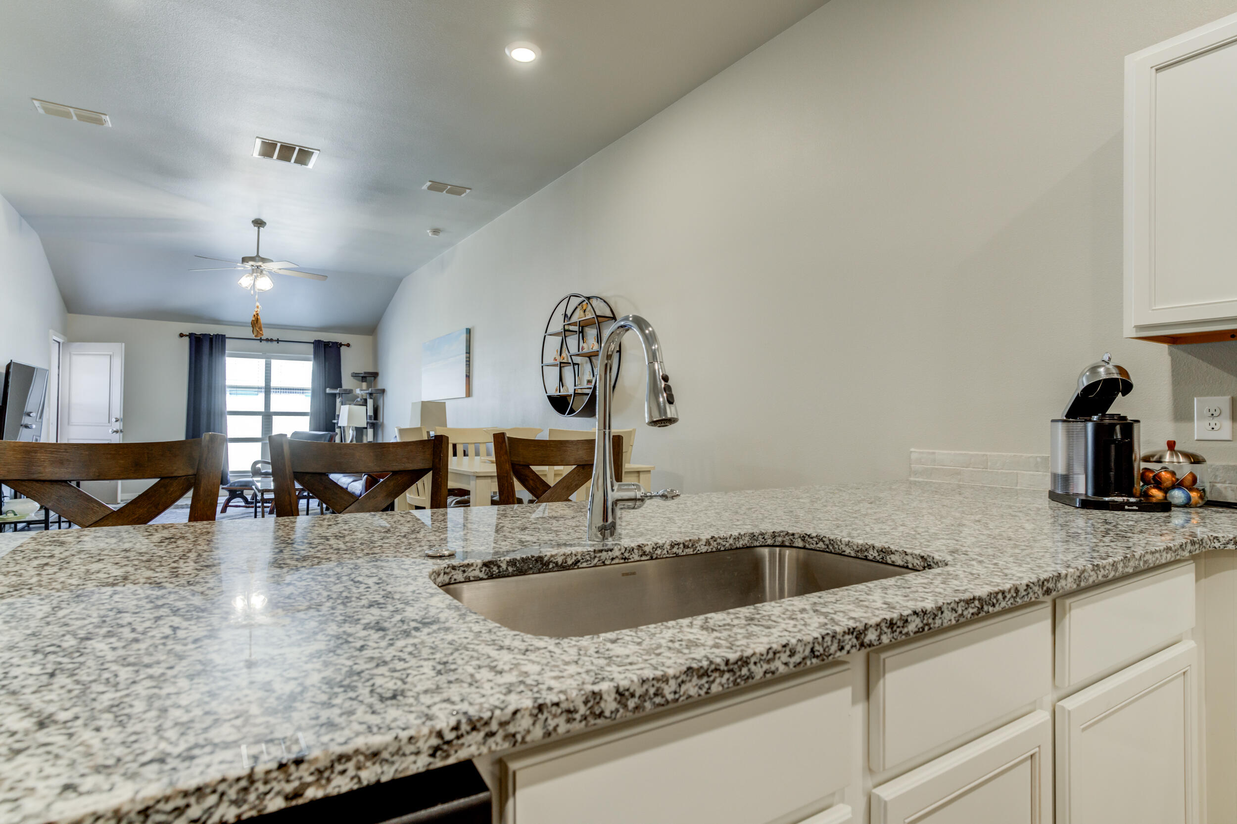 2109 Avenue J Lubbock, TX 79411 - Photo 10 of 26 DSC00539_40_41