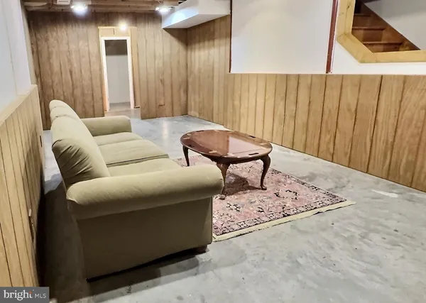 $429,000 | 49 Pocahontas Road, Front Royal, VA 22630