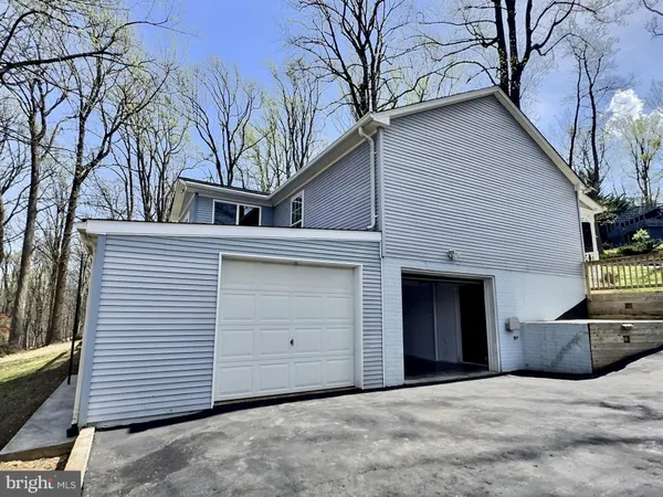 $429,000 | 49 Pocahontas Road, Front Royal, VA 22630