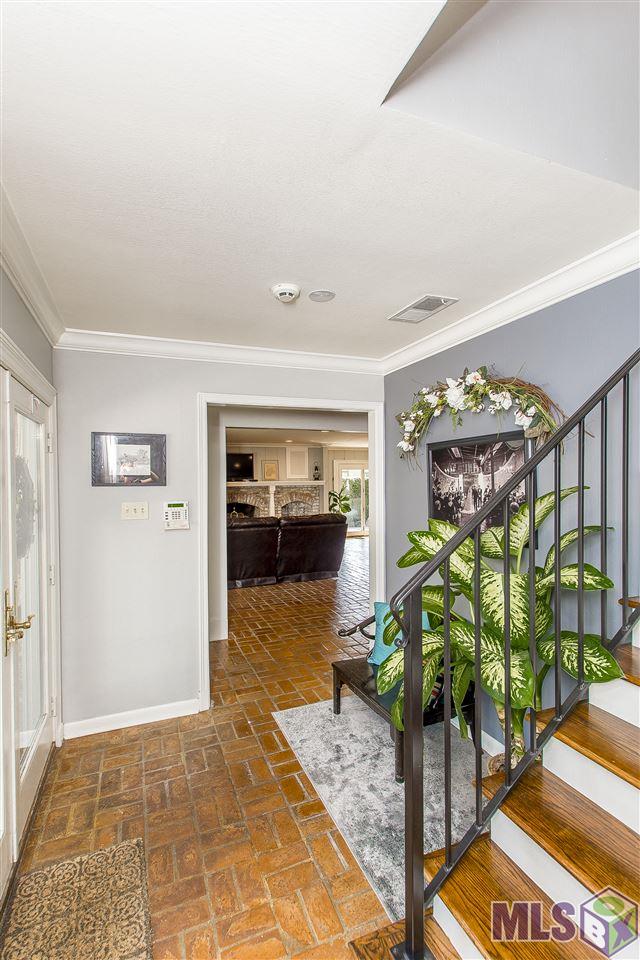 2424 Broussard Street Baton Rouge, LA 70808 - Photo 4 of 35 Foyer