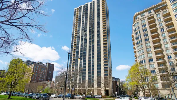 $6,200 | 2500 North Lakeview Avenue, Unit 3002, Chicago, IL 60614
