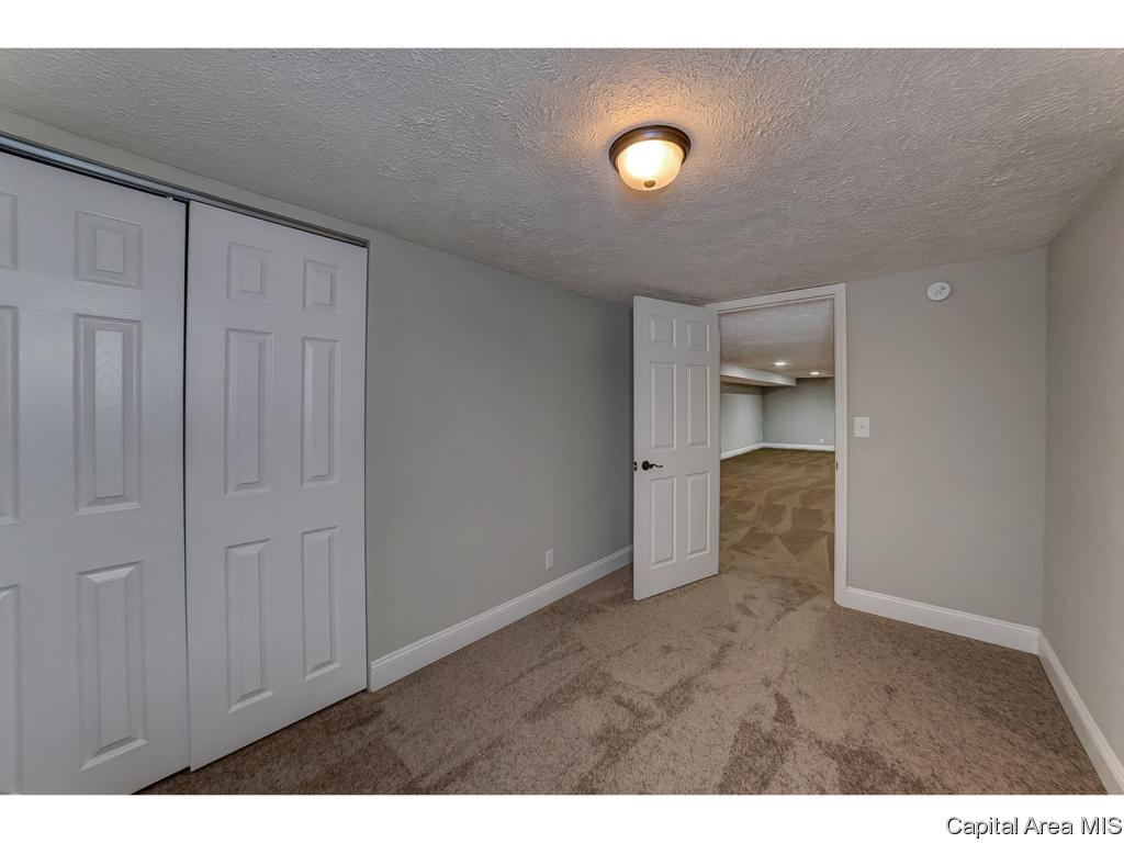 220 Collier Drive Springfield, IL 62704 - Photo 12 of 20
