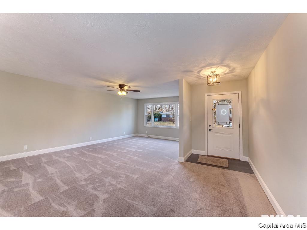 220 Collier Drive Springfield, IL 62704 - Photo 6 of 20