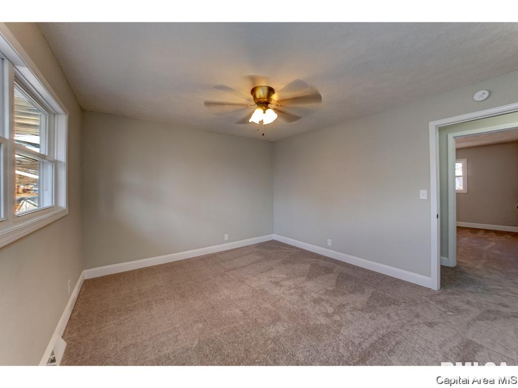 220 Collier Drive Springfield, IL 62704 - Photo 9 of 20