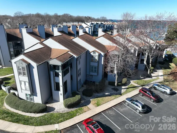 $365,000 | 18861 Vineyard Point Lane, Cornelius, NC 28031