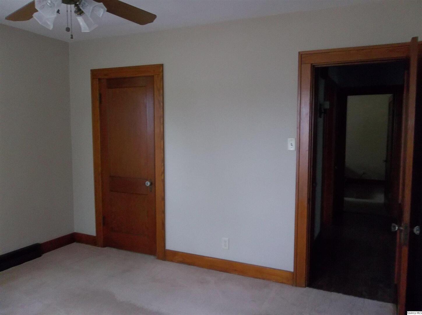 1619 Locust Street Quincy, IL 62301 - Photo 12 of 33 Gallery Image 12