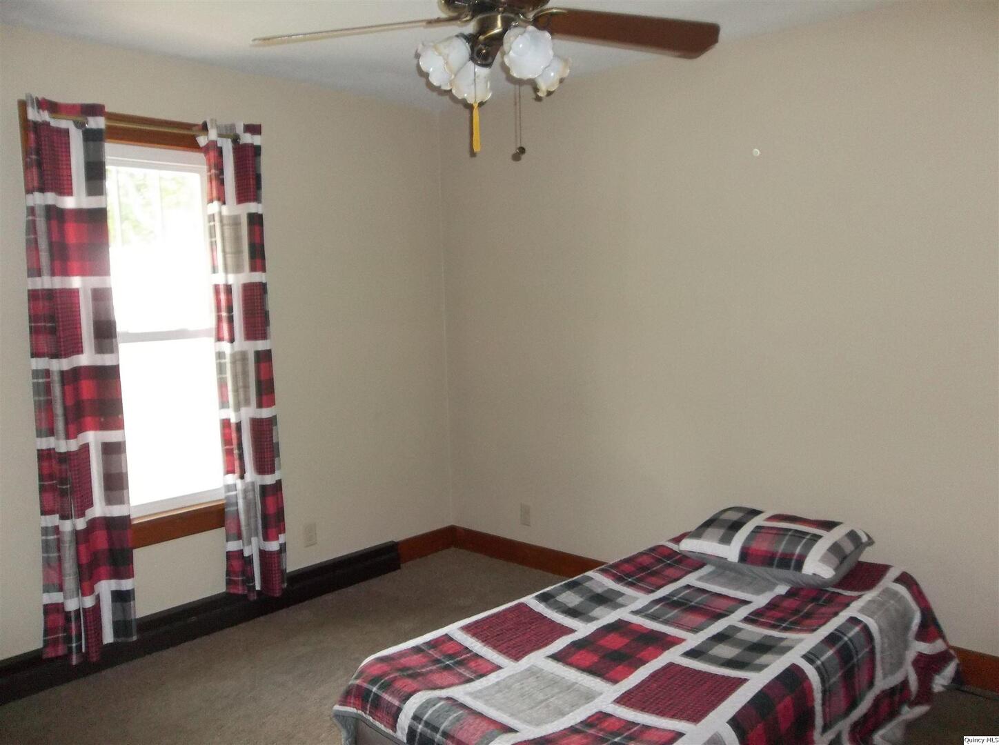 1619 Locust Street Quincy, IL 62301 - Photo 14 of 33 Gallery Image 14