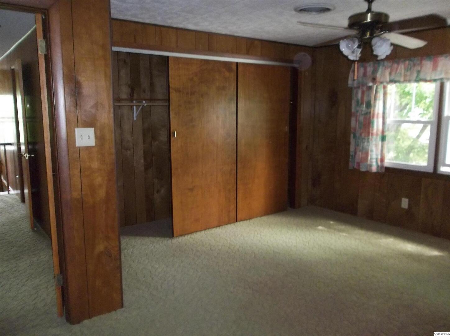 1619 Locust Street Quincy, IL 62301 - Photo 20 of 33 Gallery Image 20