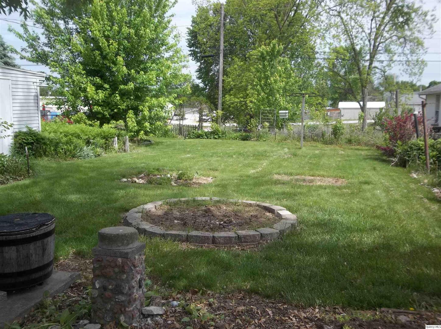 1619 Locust Street Quincy, IL 62301 - Photo 2 of 33 Gallery Image 2