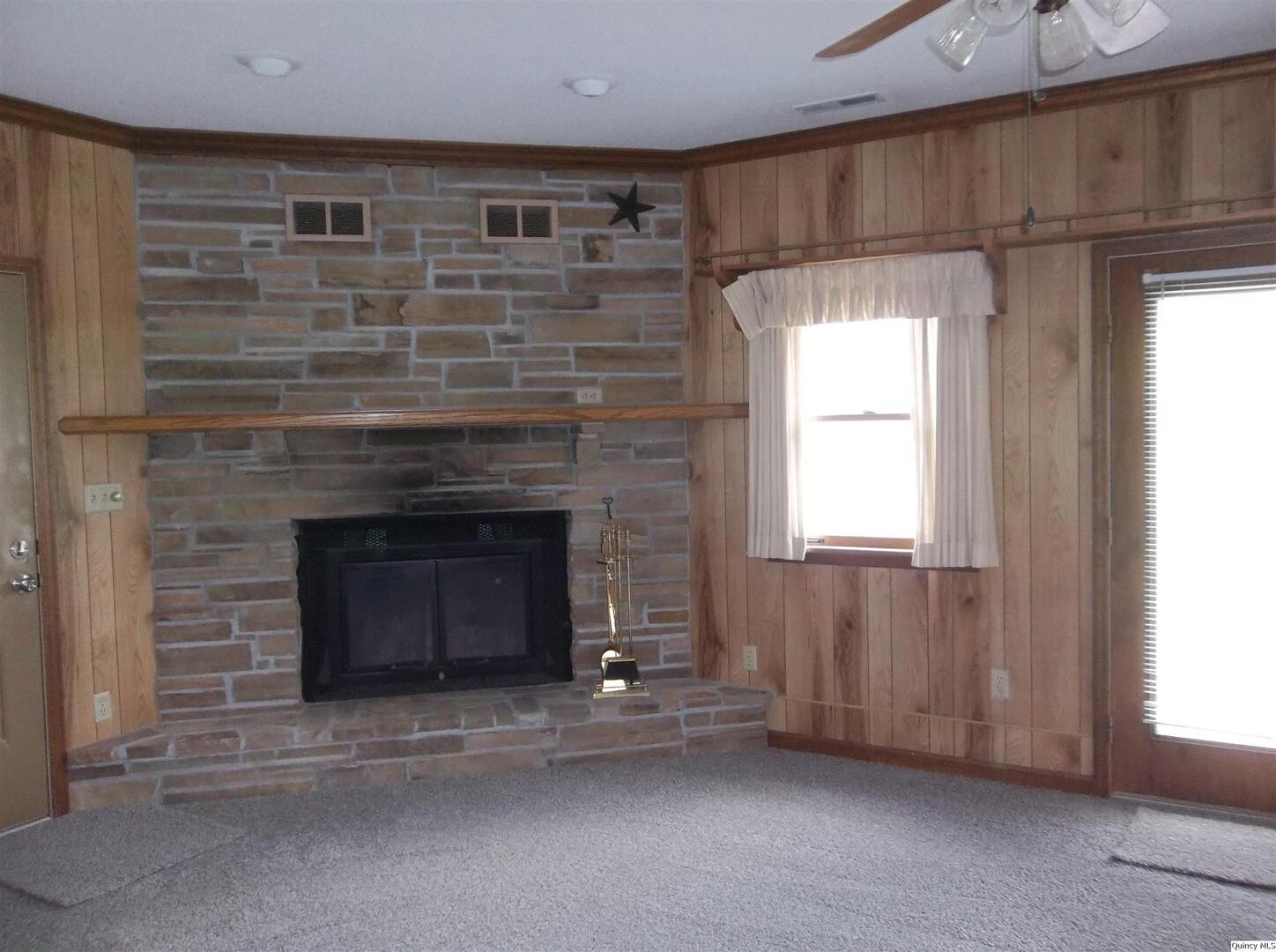 1619 Locust Street Quincy, IL 62301 - Photo 23 of 33 Gallery Image 23
