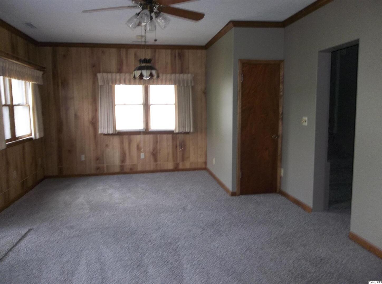 1619 Locust Street Quincy, IL 62301 - Photo 25 of 33 Gallery Image 25