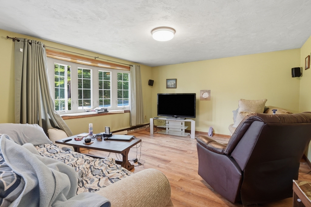 144 Airport Road Gardner, MA 01440 - Photo 9 of 33 Gallery Image 9